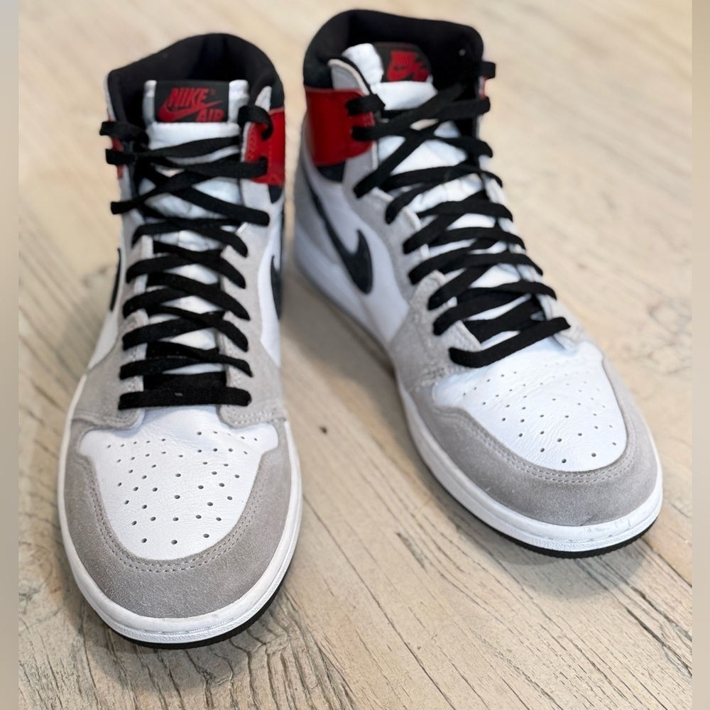 Men’s Nike Air Jordan 1 Retro High in light smoke and gray size 11 - Picture 9 of 13